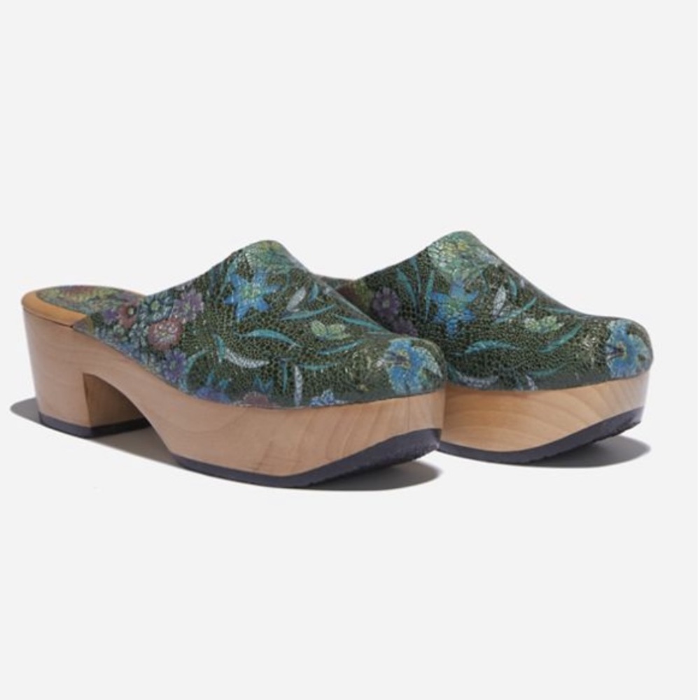 NWT Johnny Was Caprina Clogs. Size 8